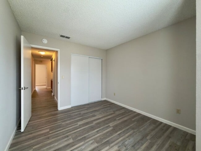Building Photo - 204 Ashby Pl