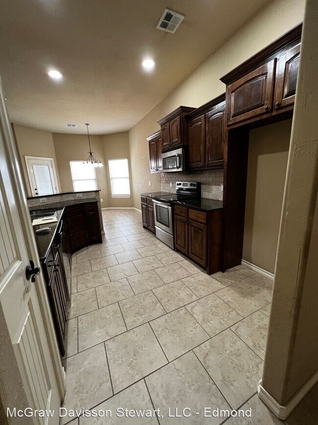 Building Photo - 3 br, 2 bath House - 1625 Savannah Lane