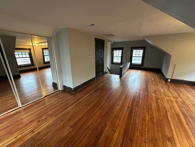 Building Photo - 160 Frambes Ave