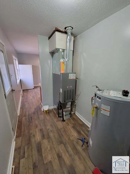 Building Photo - 122 Pony Pl