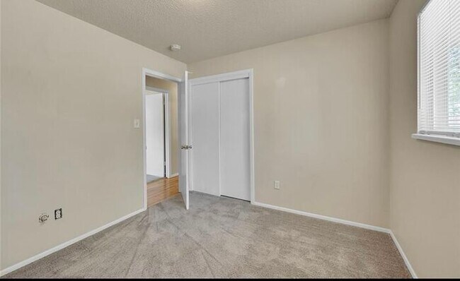 Building Photo - MOVE IN SPECIAL! 3-bedroom Rancher in Coun...