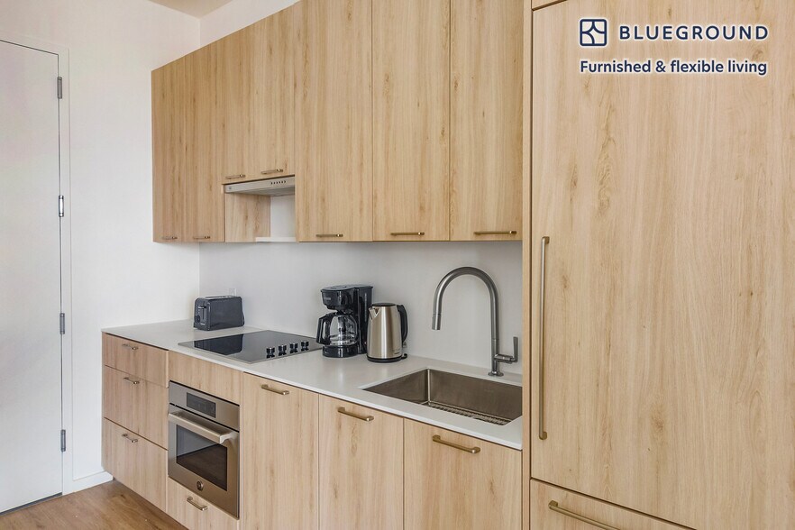 Building Photo - 545 Vanderbilt Ave