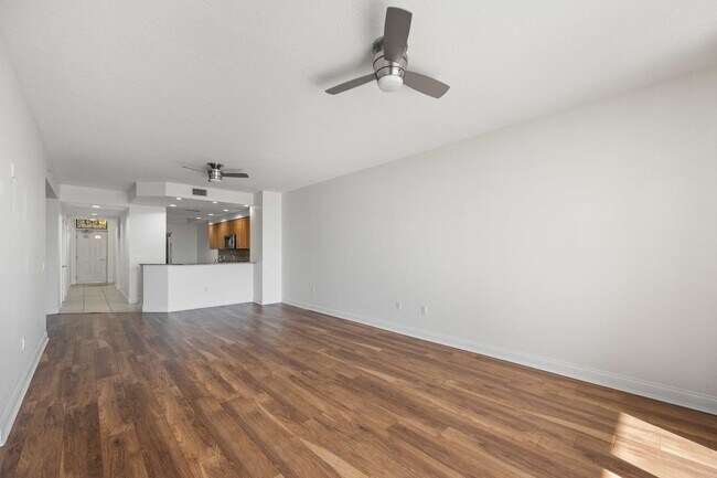 Building Photo - 606 Riviera Dunes Way