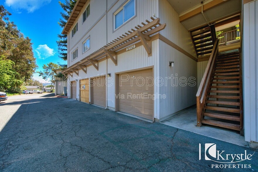 Building Photo - 201 Nautical Ct
