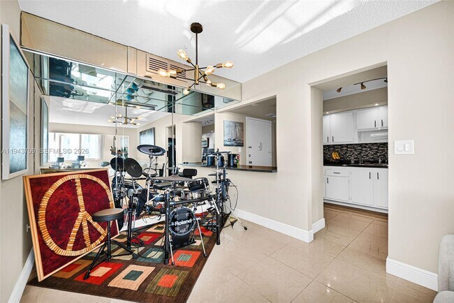 Building Photo - 7135 Collins Ave