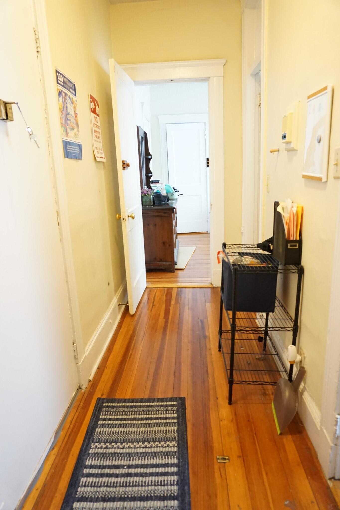 Building Photo - 165 Kelton St