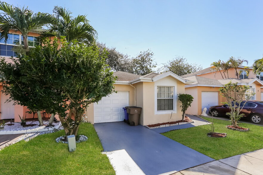 Building Photo - 4082 Eastridge Dr