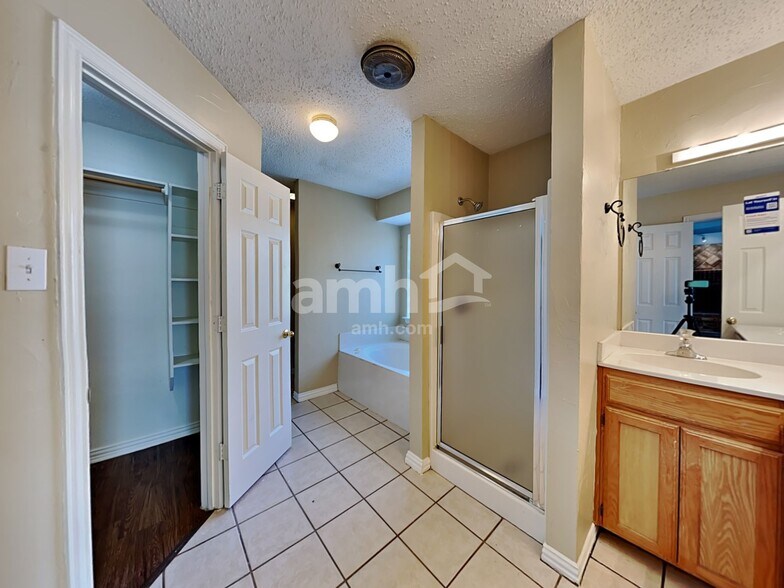 Building Photo - 3167 Lido Way