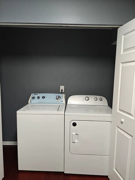 Building Photo - 1424 Keys Crossing Dr NE