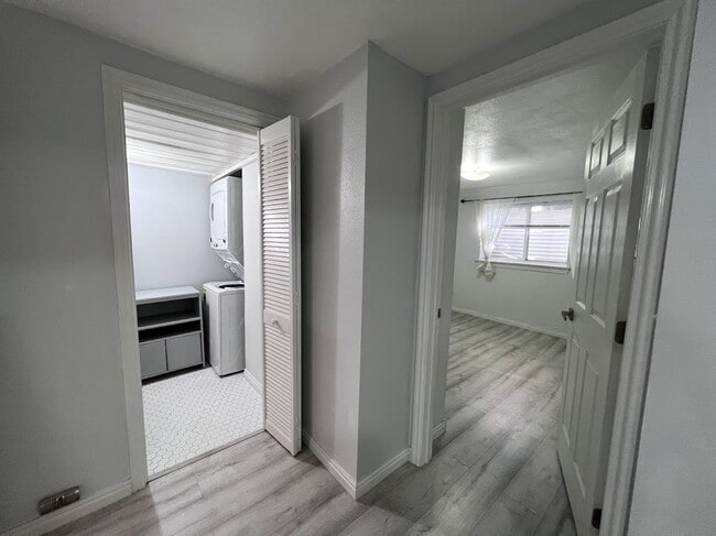 Building Photo - 391 W 100 S St