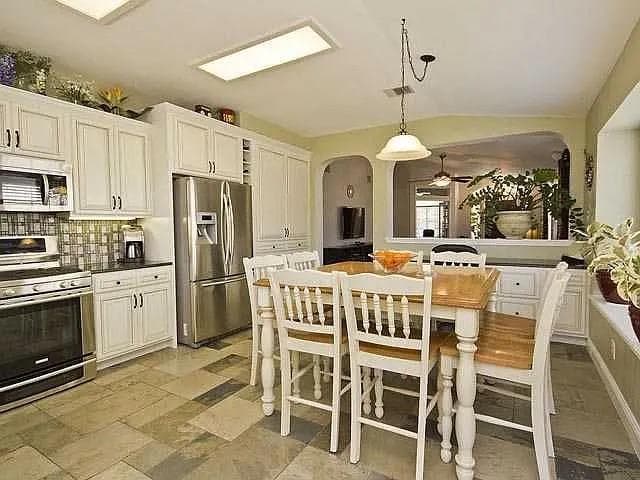 Building Photo - 16900 Brayton Park Dr