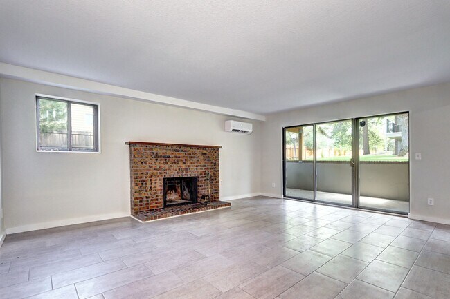 Building Photo - Updated 2 Bedroom 2 Bath Condo With Pool A...