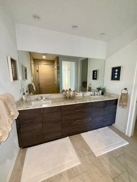 Building Photo - 1111 Central Ave