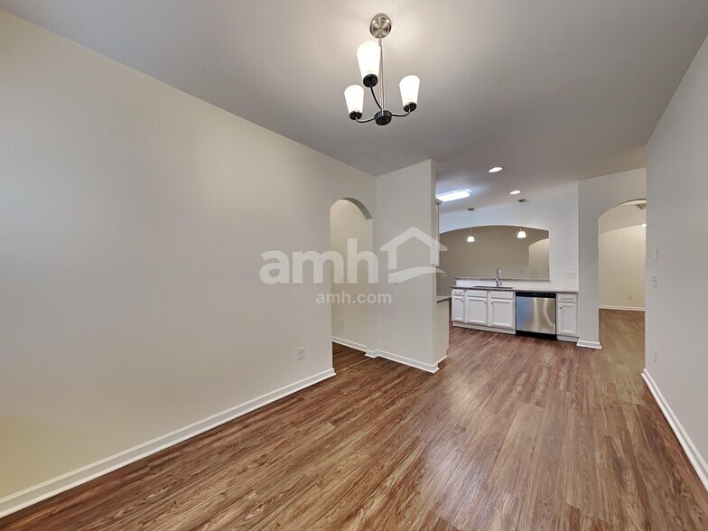 Building Photo - 304 San Anselmo St