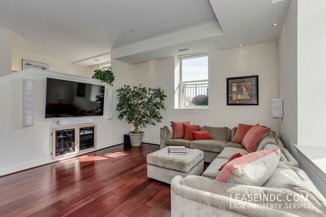 Building Photo - 2425 L St NW