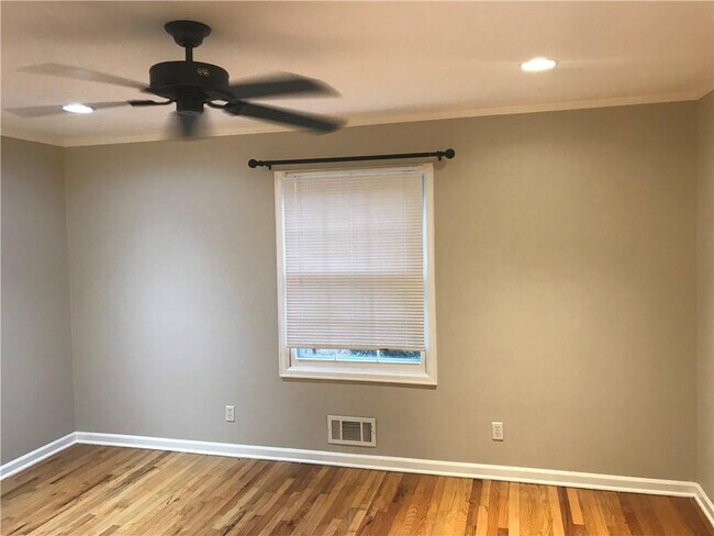 Building Photo - 4625 Kings Down Rd