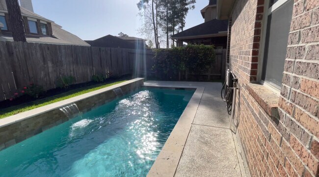 Building Photo - 12643 Jamestown Crossing Ln