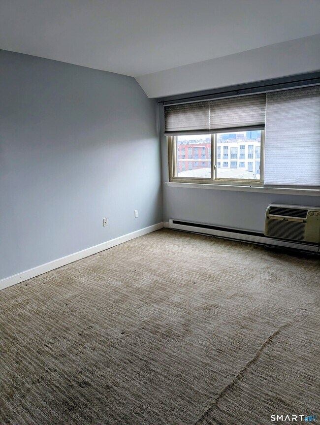 Building Photo - 104 North St