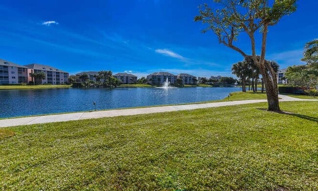 Building Photo - 353 S US Hwy 1