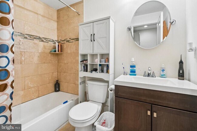 Building Photo - 925 N 20th St