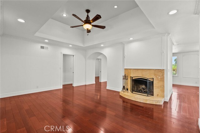 Building Photo - 23036 Burbank Blvd