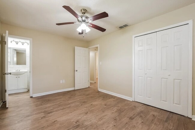 Building Photo - 5918 Tavendale Dr