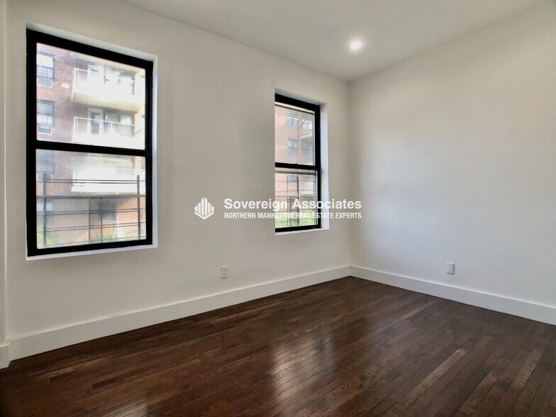 Building Photo - 518 W 204th St