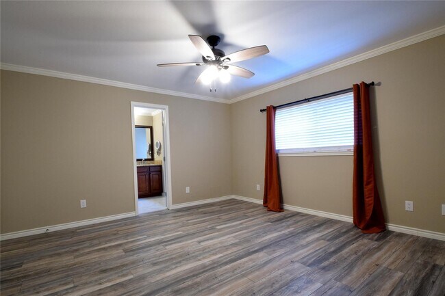 Building Photo - 2215 Friarwood Trail