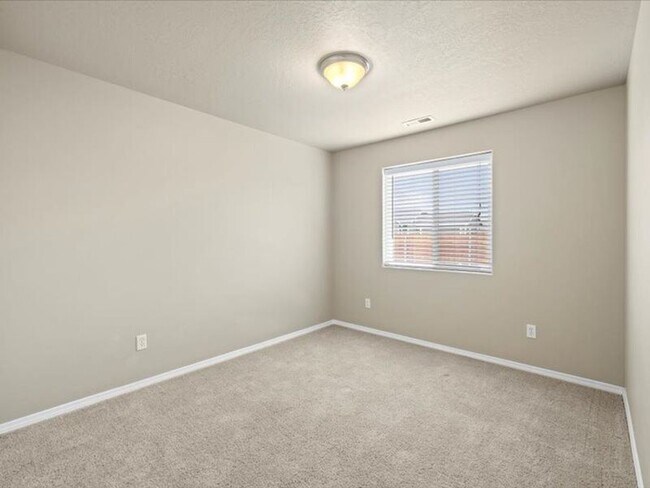 Building Photo - 6416 Three Rivers Dr