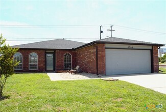 Building Photo - 1300 Bristol Dr