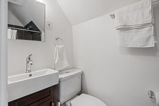 Building Photo - 3720 Greengrass Dr