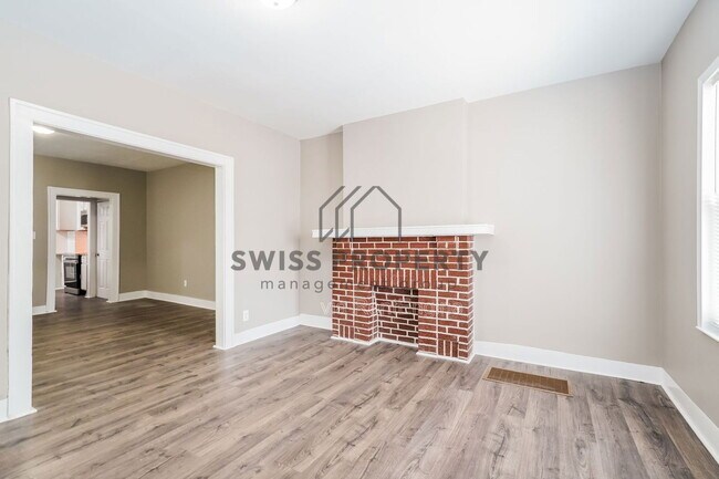 Building Photo - 761 Seymour Ave