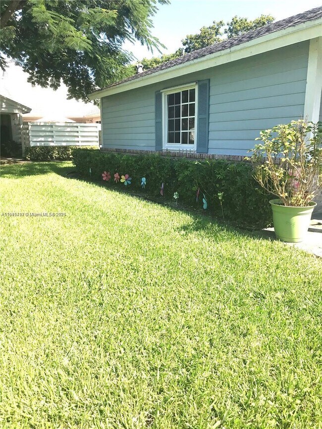Building Photo - 13796 SW 149th Cir Ln