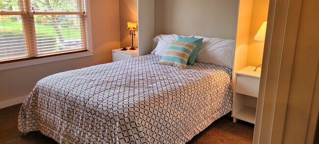 Building Photo - Monterra 2 bedroom 2 Bath on Main level