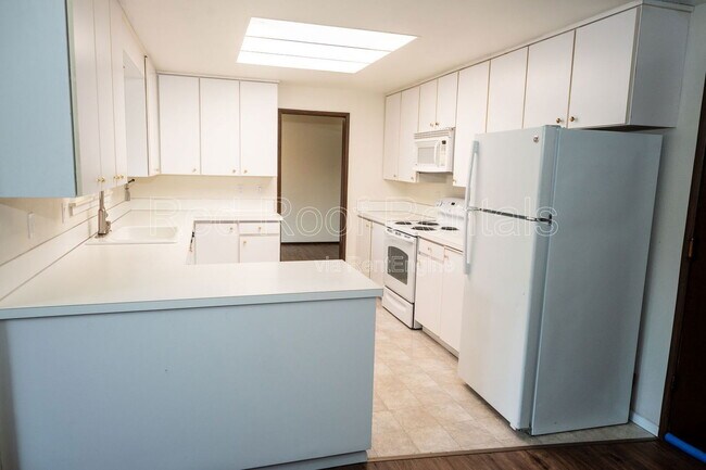 Building Photo - 7721 23rd St W