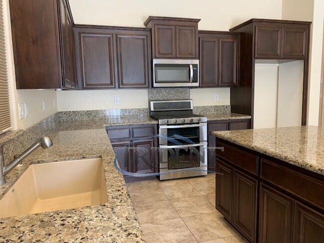 Building Photo - This a Beautiful newer 3 bedroom, 2 bath house