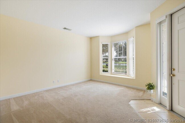 Building Photo - 10663 SW Cam Run