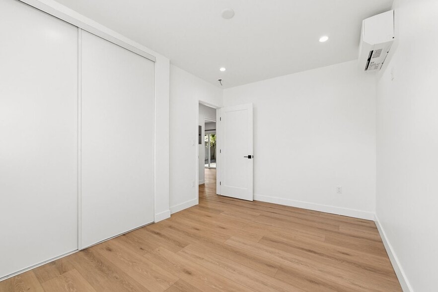 Building Photo - 2819 Sycamore Ave