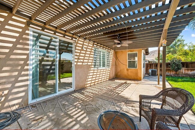 Building Photo - Charming 3 Bed/2 Bath Home In A Desirable ...