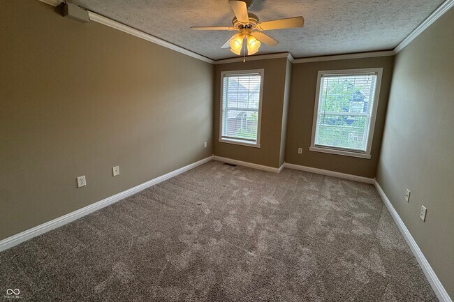 Building Photo - 1475 Autumn Oak St