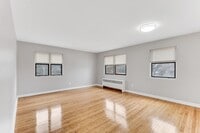 Building Photo - 131 Forest Ave