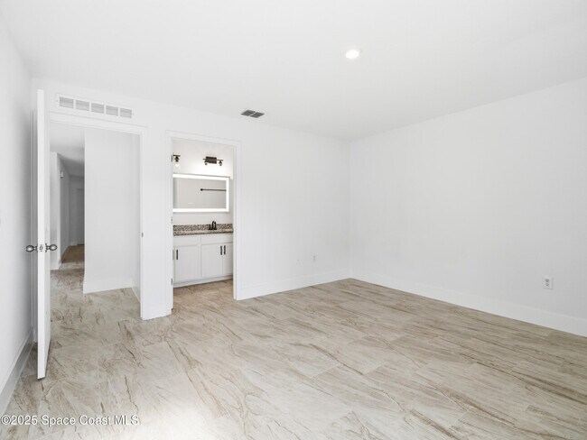 Building Photo - 1332 Giddings St