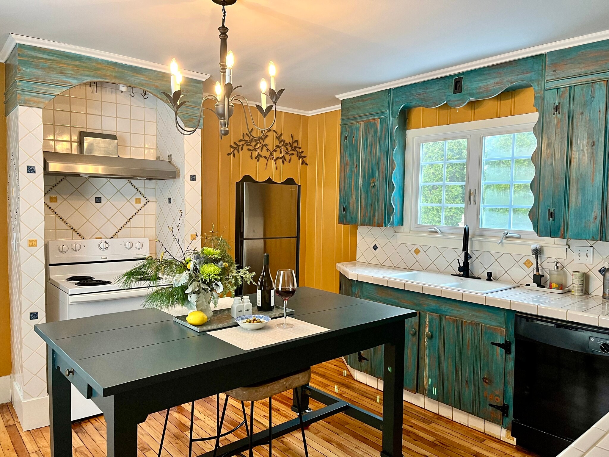 Building Photo - 33 W Elm St