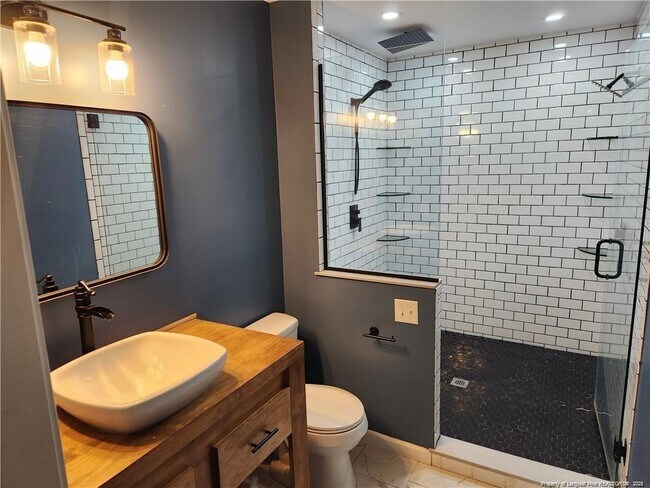 Building Photo - 925 Winterberry Dr