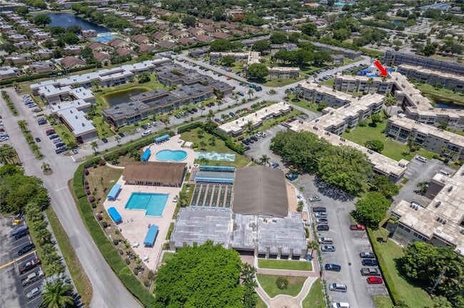 Building Photo - 701 Lori Dr