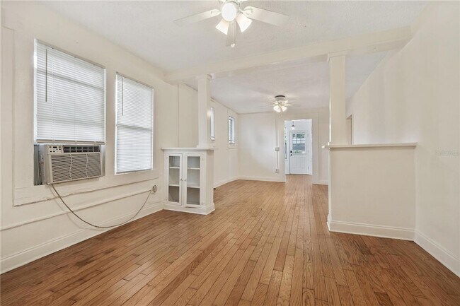 Building Photo - 6703 N Elizabeth St