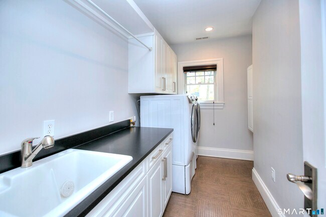 Building Photo - 46 Burr Farms Rd