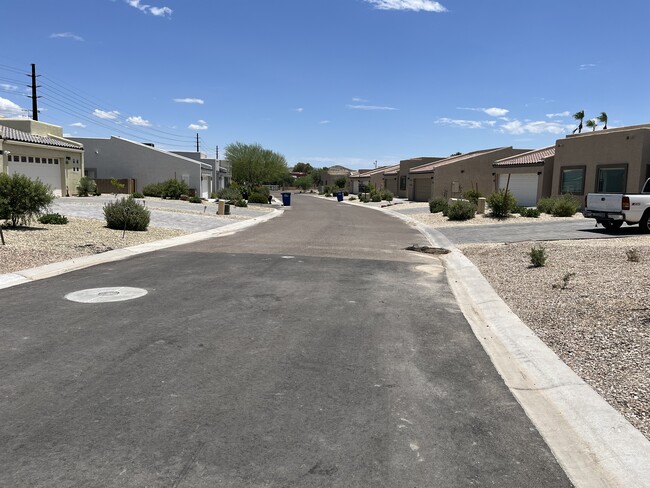 Building Photo - 711 Dylan Ct