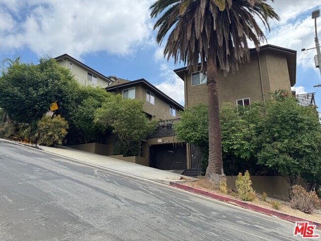 Building Photo - 1312 Quintero St