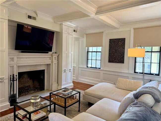 Building Photo - 367 Benefit St